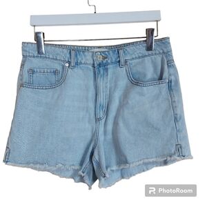 DYNAMITE distress high rise distress light wash jeans shorts size 30